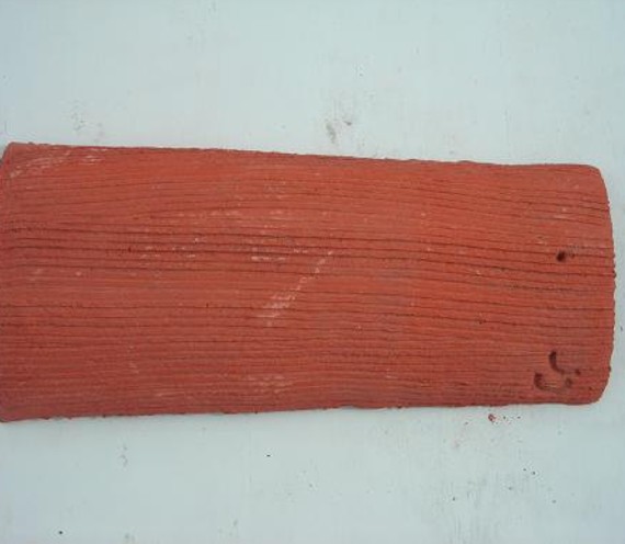 Comatile Barrel Broom Red